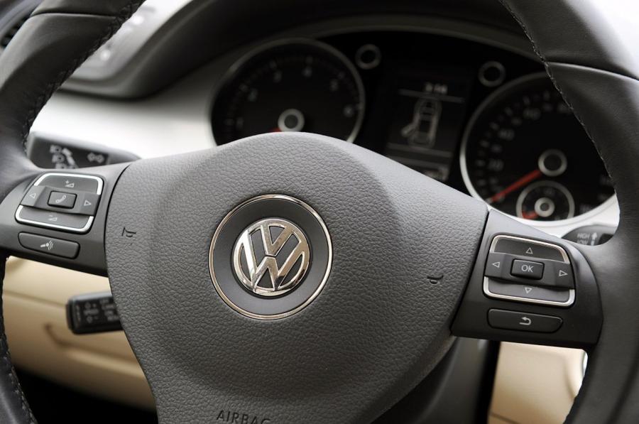 Volkswagen Passat CC Sport 2009 года  (фото 19 из 32)